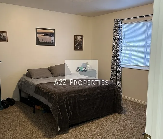 358 N Peach St — Photo 8