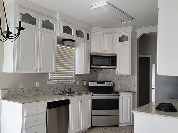 4th image of 1623 Mignonette Ln