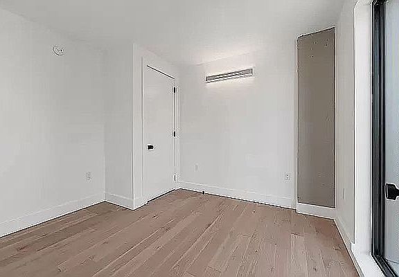 3rd image of 60 W 125th St APT 502