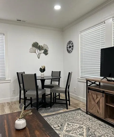916 Poplar Ave — Photo 11