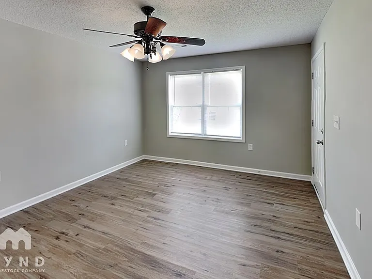 820 Clarence Jordan Ct — Photo 7