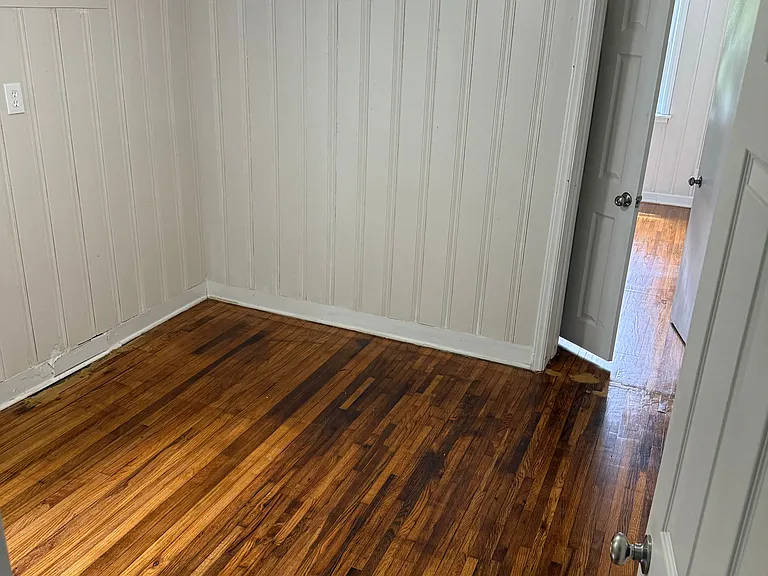 1613 Charles St — Photo 11