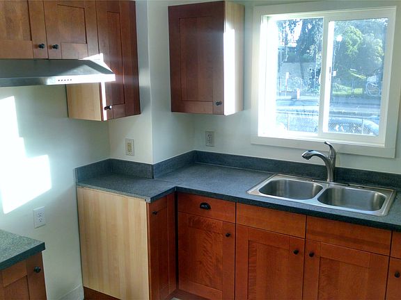 3rd image of 644 40th St
