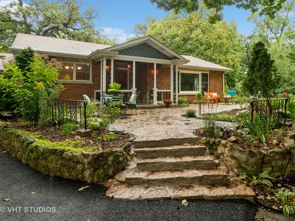 7425 Banks St, Justice, IL 60458