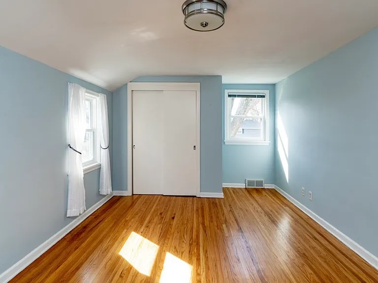 10 Hollyvale Dr — Photo 16