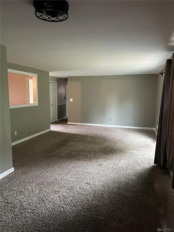 3 bed, 2.0 bath, 1284 sqft, $2,000 — Photo 2