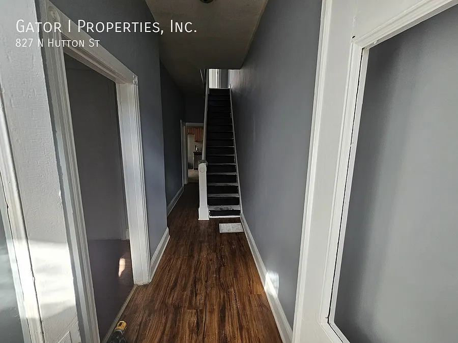 Building Photo - 827 N Hutton St