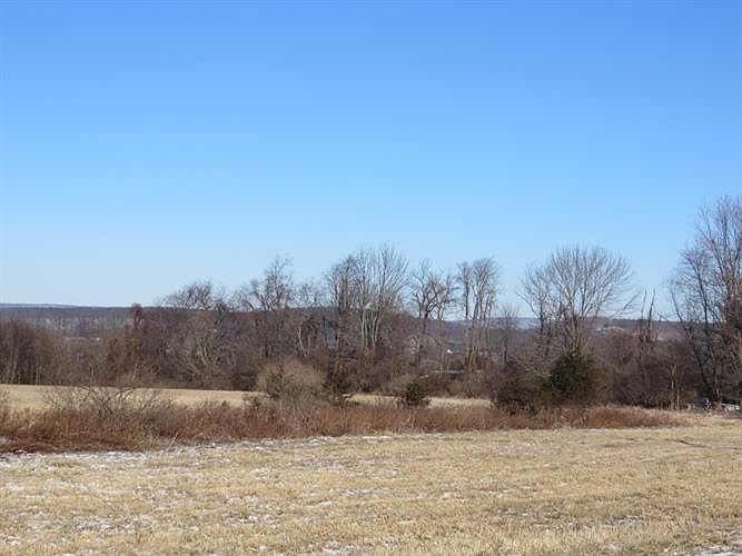 2nd image of 39 Beaver Run Rd