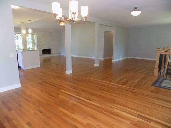 4th image of 610 Claymont Dr