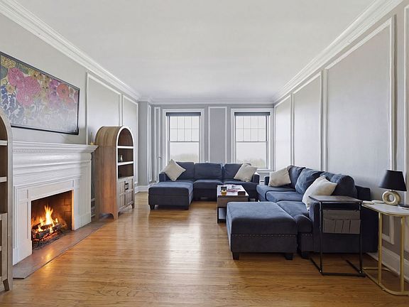 5th image of 3520 N Lake Shore Dr APT 9E