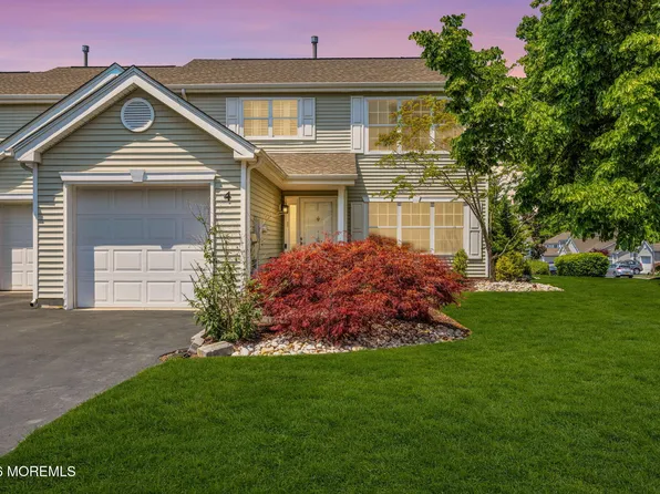 4 Aspen Lane, Freehold, NJ 07728