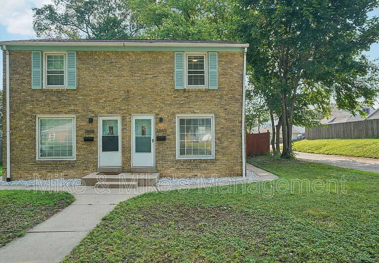 3860 S Brust Ave — Photo 2