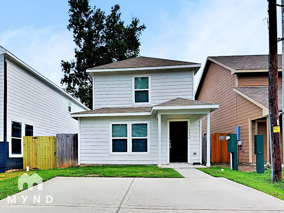 16696 E Ivanhoe