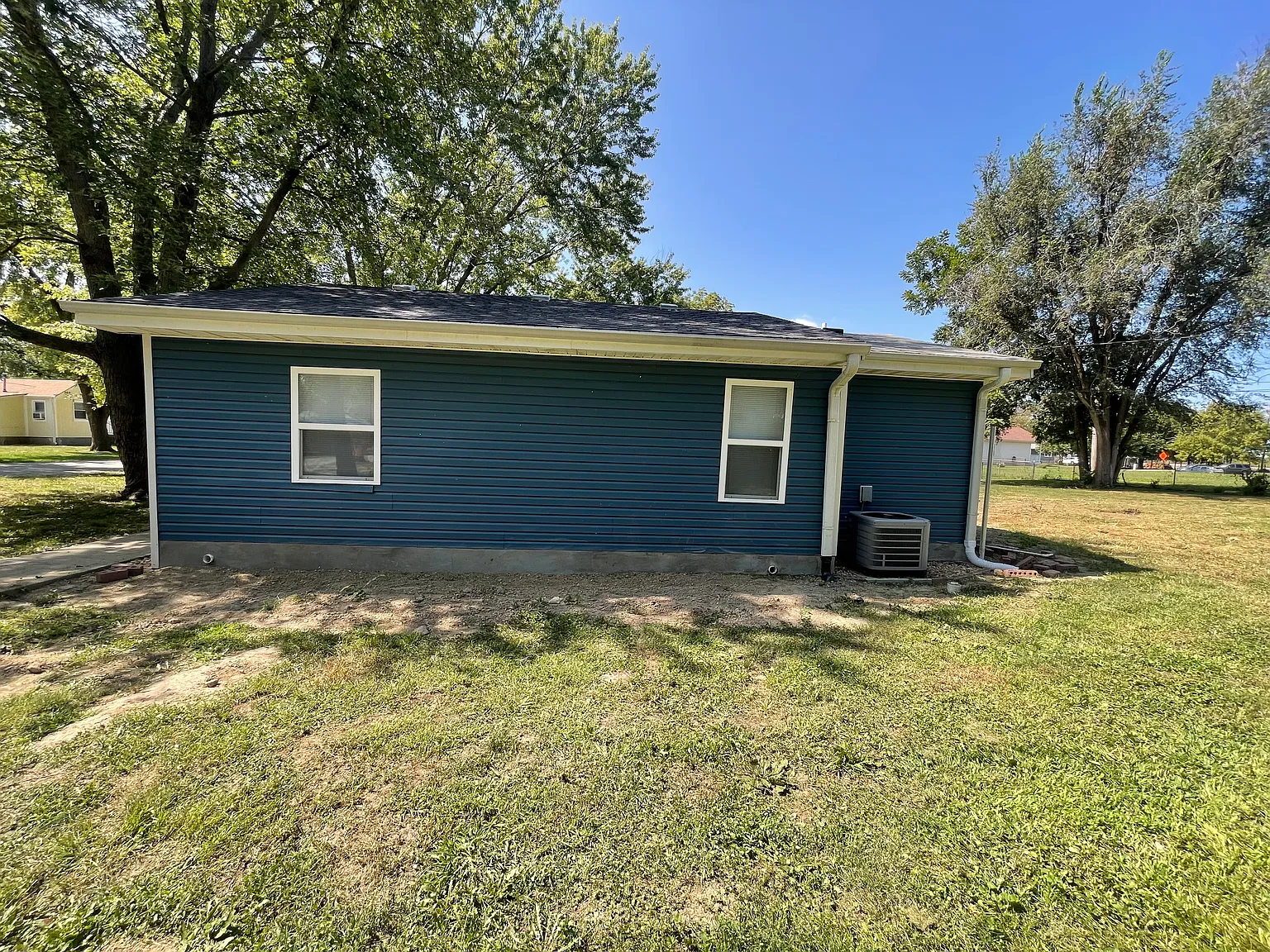2 bed, 844 sqft, $1,200 — Photo 4