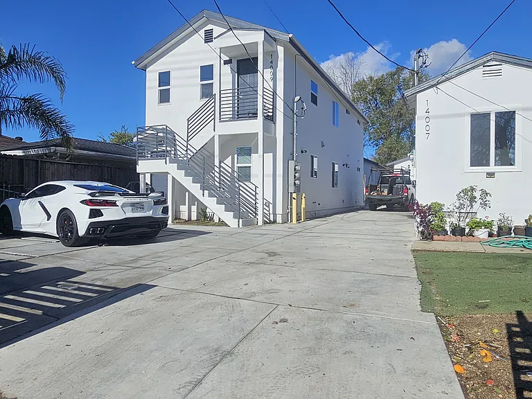 14009 Hubbard St — Photo 1