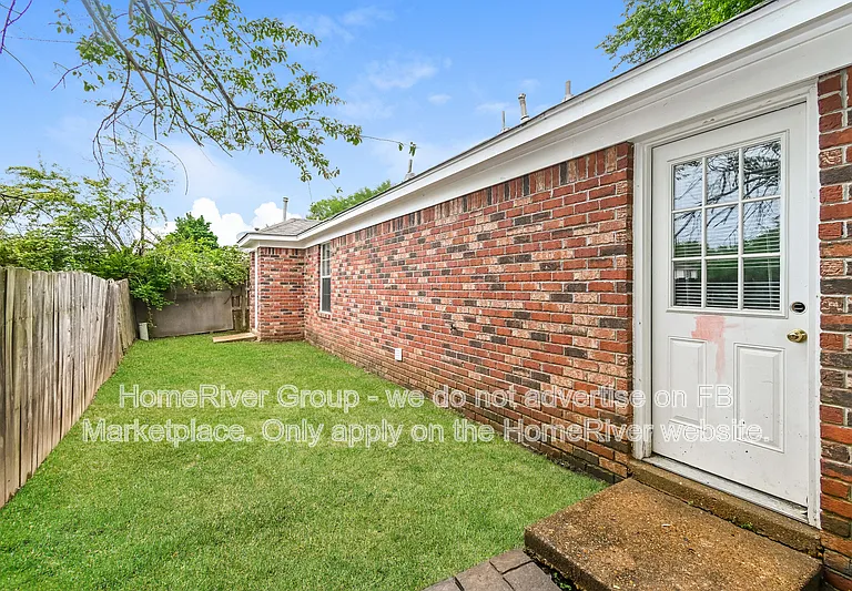 7007 Village Ln — Photo 15