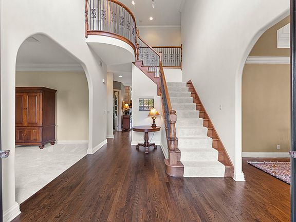 4th image of 39W114 Fryendall Ct