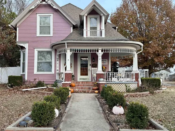 602 N D St, Herington, KS 67449