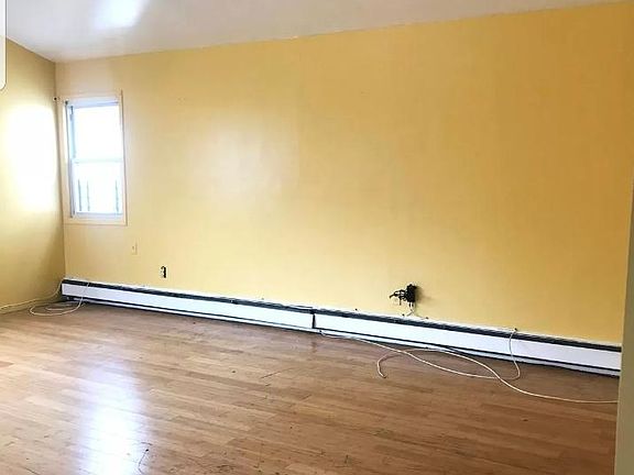 4th image of 161-24 Foch Blvd #2