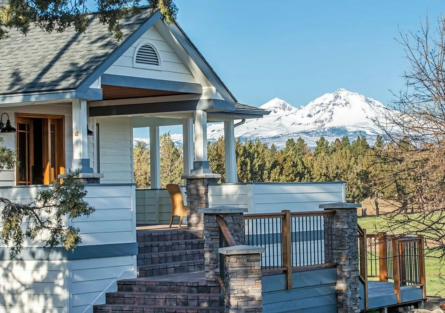 Country Living with Awesome Mtn Views — Photo 1