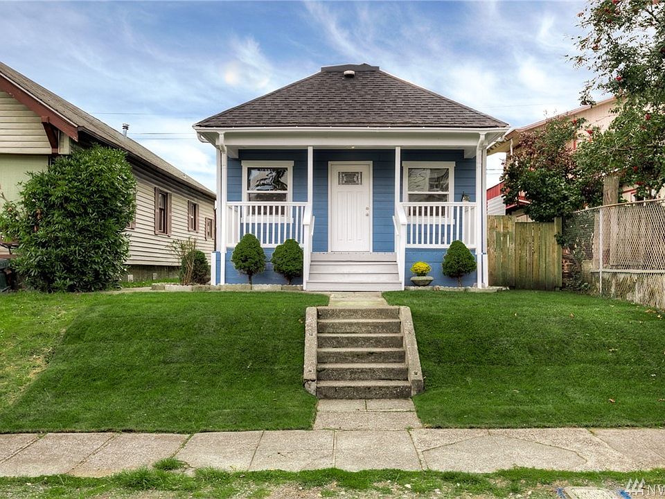 Quaint Cape Cod Home