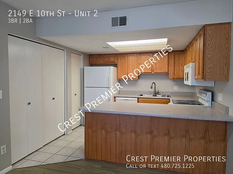 2149 E 10th St #2 — Photo 5