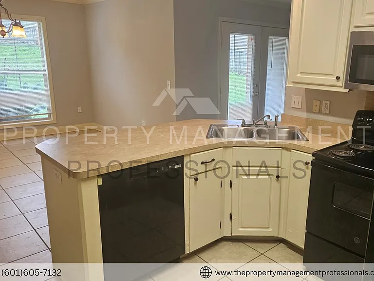 121 Cherry Laurel Cir — Photo 9