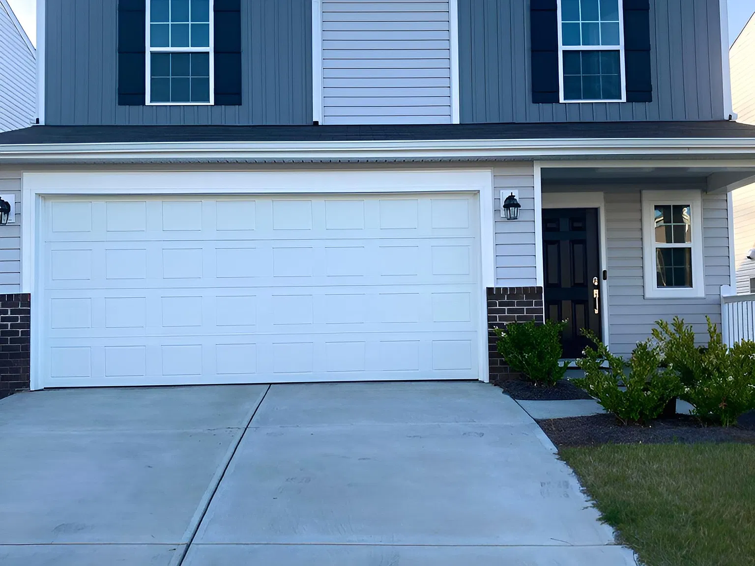 5 bed, 2200 sqft, $2,450 — Photo 1