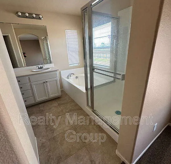 2303 Wisteria Way — Photo 11