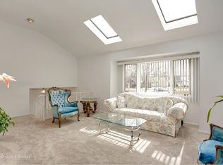 20 Pleasant Ave, Plainview, NY 11803