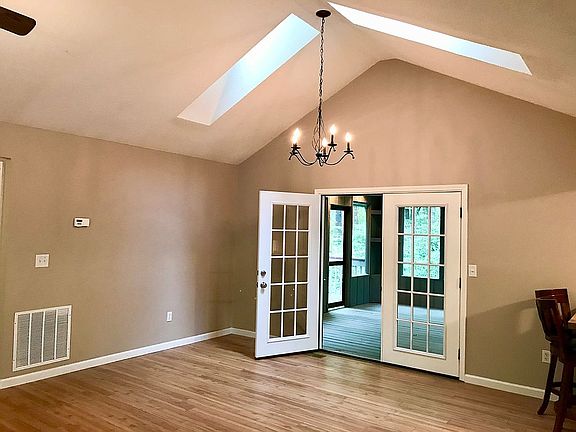 Dining area to porch