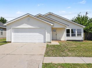 10445 Aberdeen Dr, Yukon, OK 73099