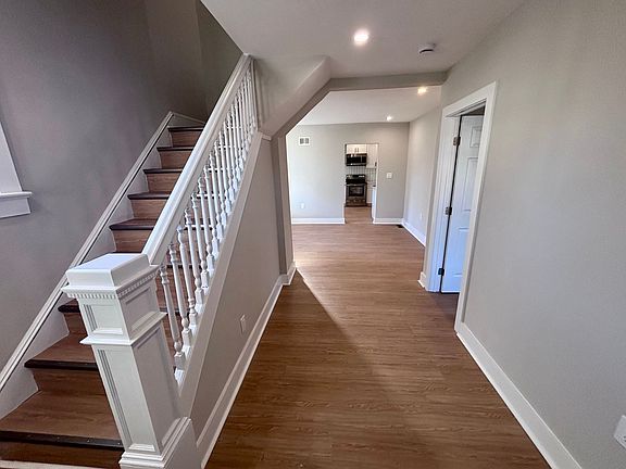 5th image of 63 Carlton Ave