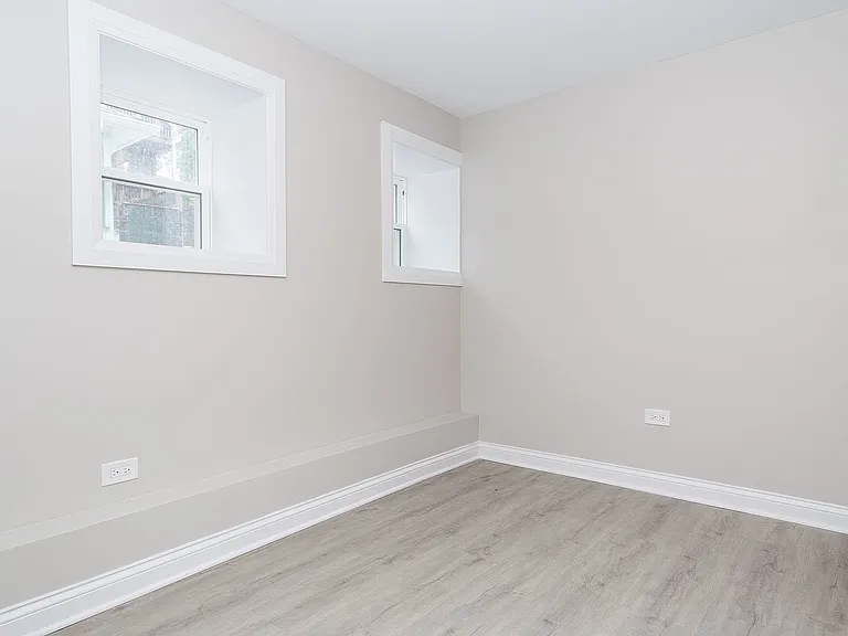 1840 N Saint Louis Ave #1 — Photo 17