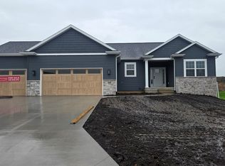 829 Longbow Ct, Marion, IA 52302