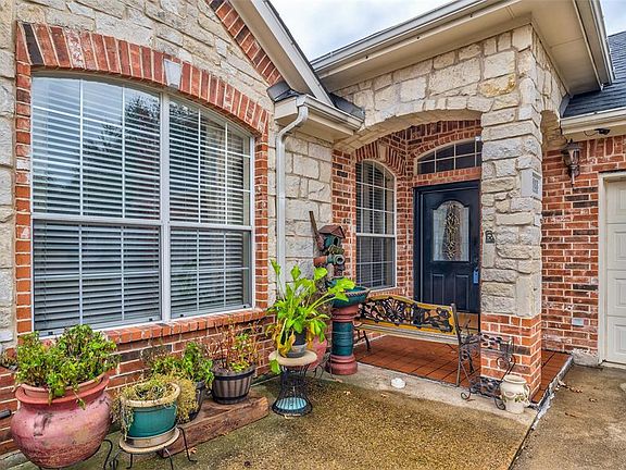 2nd image of 1018 Gregory Dr