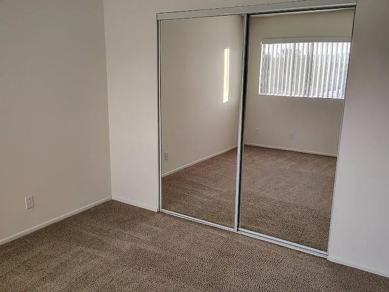 320 W Maple St — Photo 13