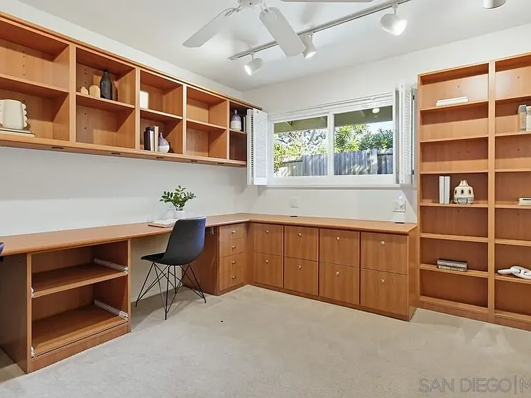 8635 Cliffridge Ave — Photo 19