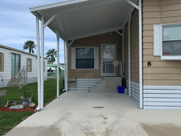 8 SE Hernando Lane, Port St Lucie, FL 34952