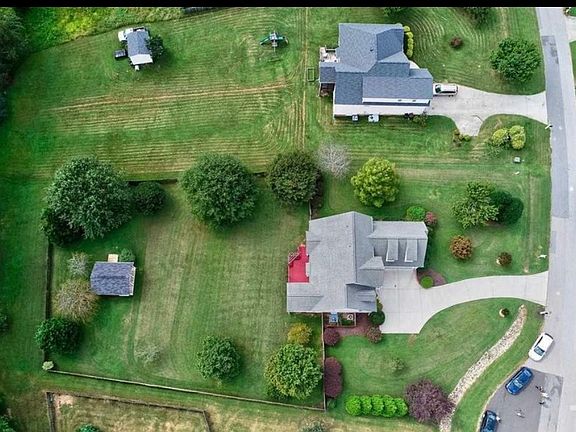 2nd image of 3522 Bluebonnet Dr