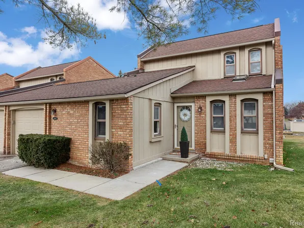 2947 Moon Lake Dr #116, West Bloomfield, MI 48323