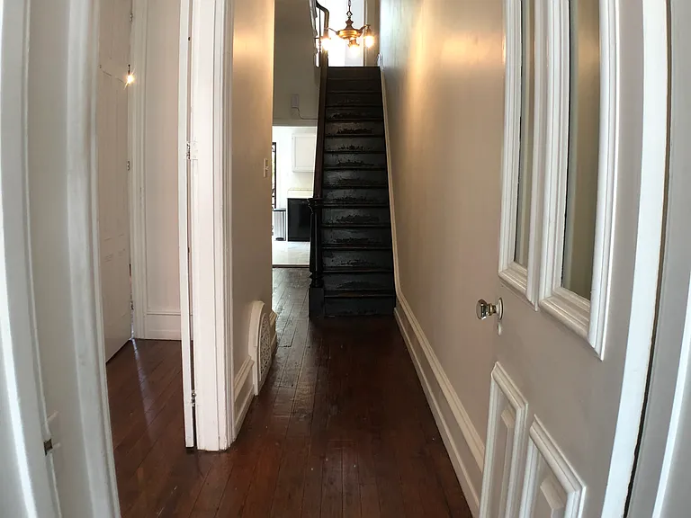 120 N Lambert St — Photo 2