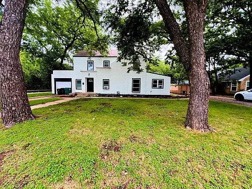 620-622 N Austin St Photo 1