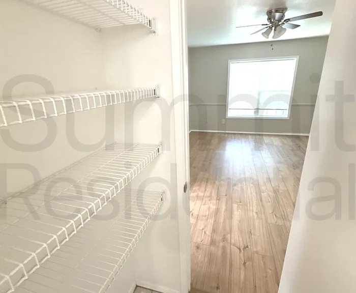 6076 Dooley Dr — Photo 12