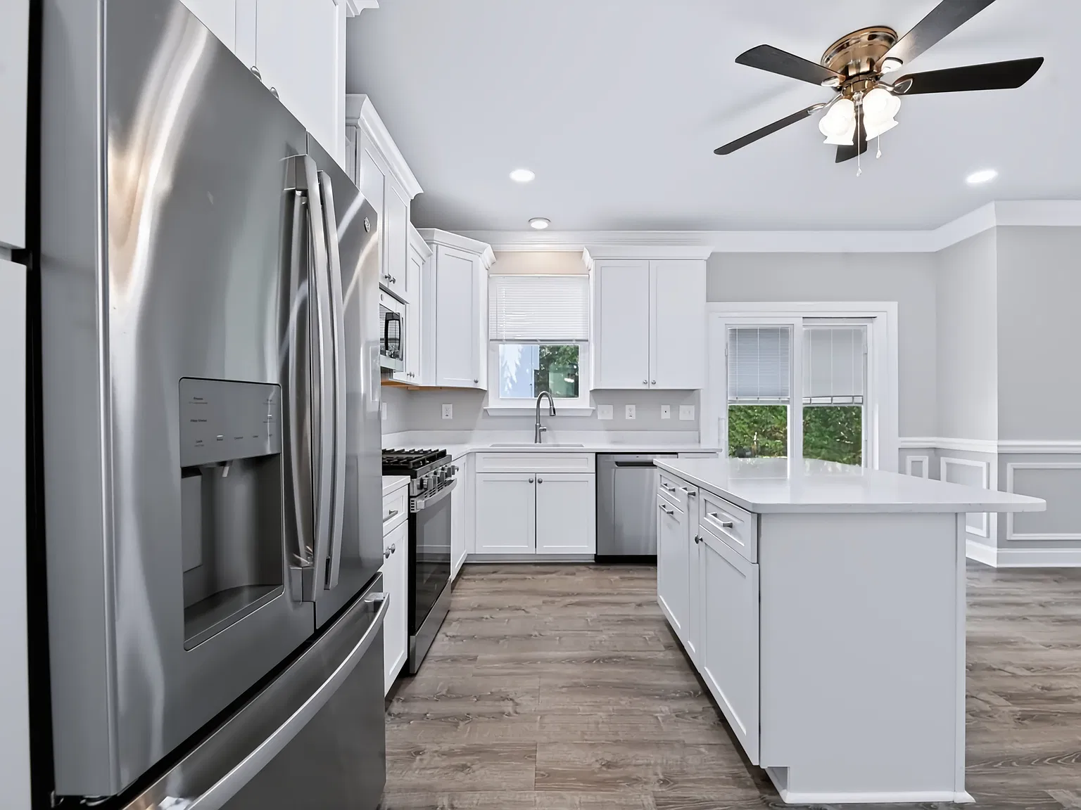 3 bed, 2.5 bath, 1824 sqft, $3,300 — Photo 4
