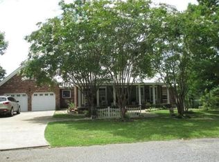 5561 Azalea Dr, Toomsuba, MS 39364