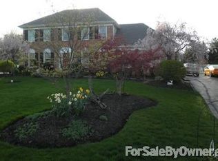 70 Hals Dr, Langhorne, PA 19053