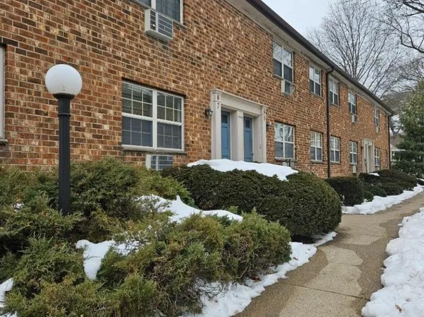 19 Savage Rd #32D8, Denville, NJ 07834