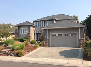 818 Ridgeway Ave, Central Pt, OR 97502