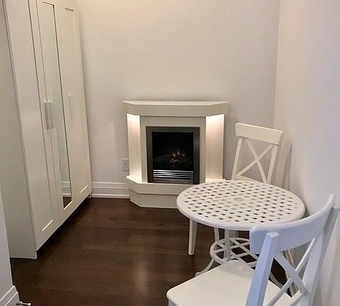 3rd image of 65 Speers Rd Unit 907